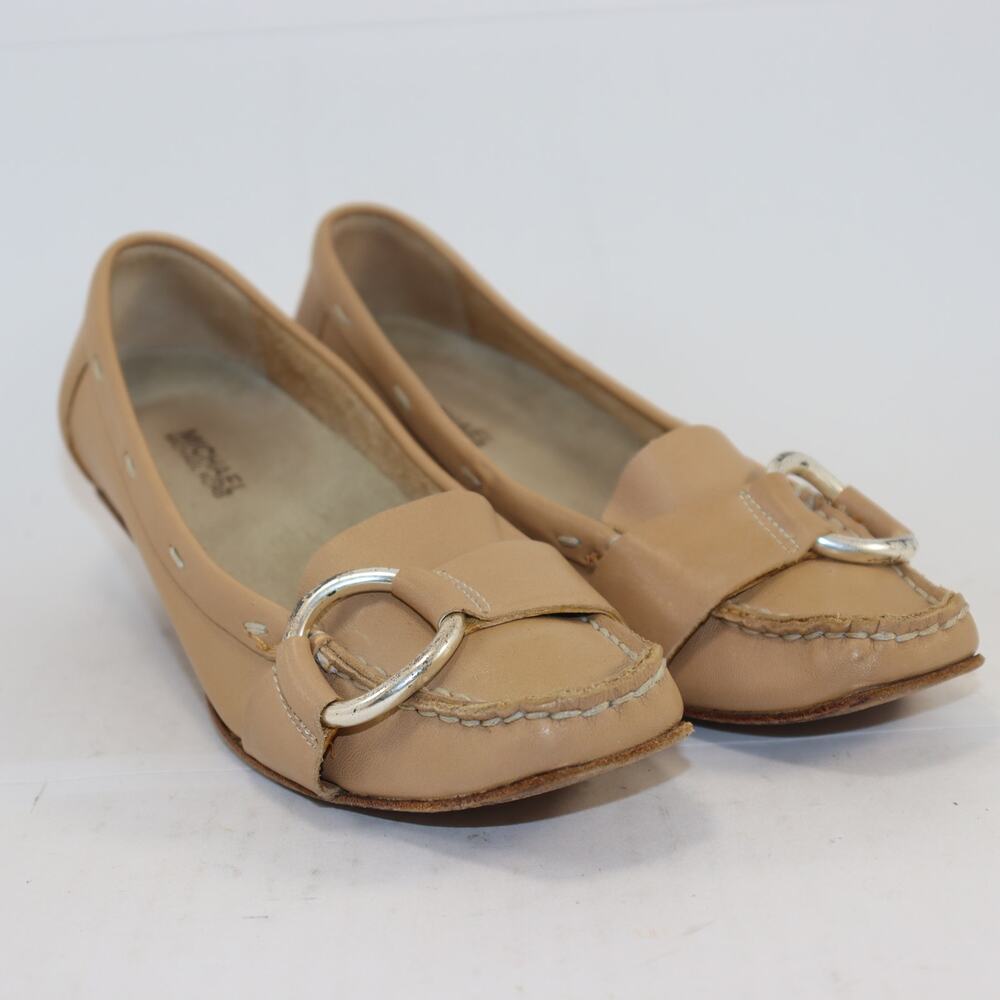 Michael Kors Beige Leather Loafers Moc Toe Kitten Heel Women’s 7